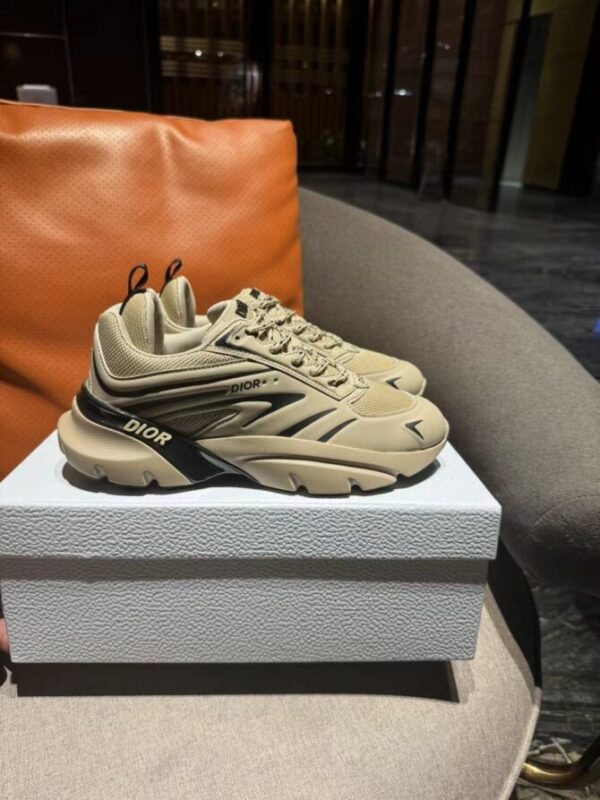 Dior Sneaker - Image 9