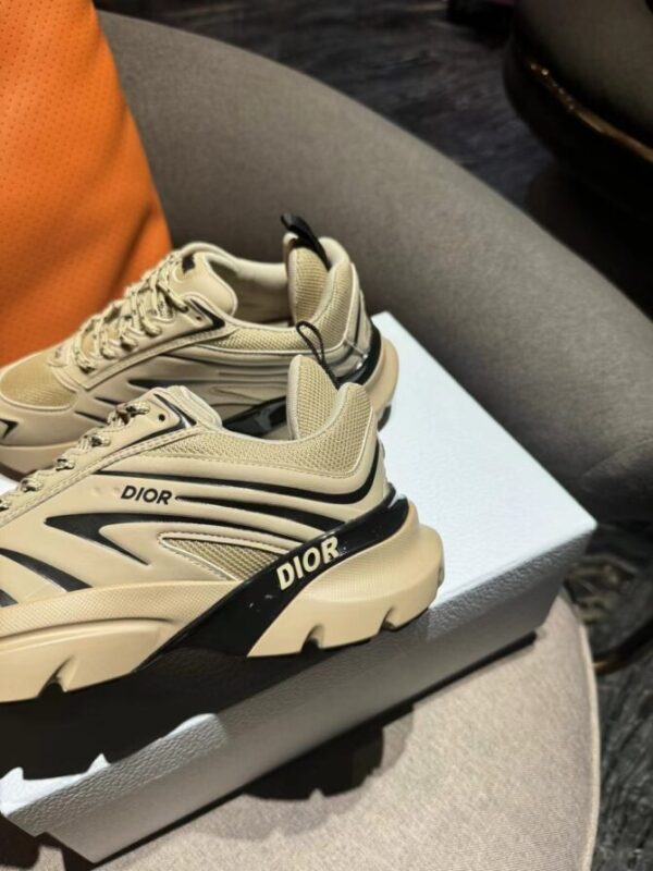 Dior Sneaker - Image 4