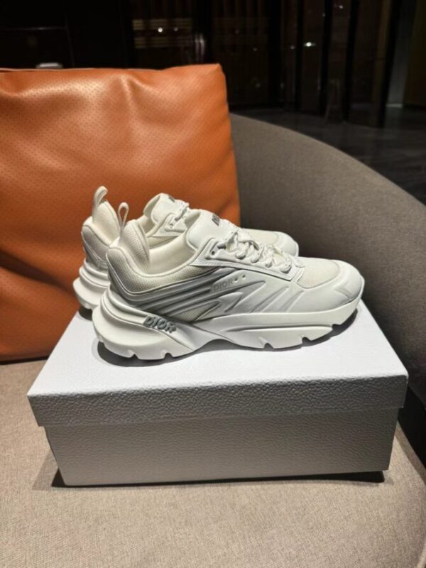 Dior Sneaker - Image 9