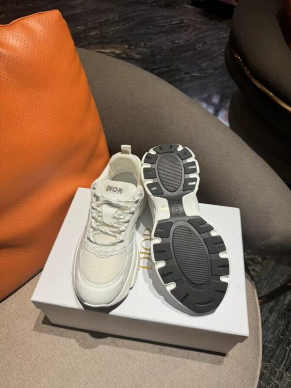 Dior Sneaker - Image 3