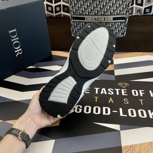 Dior Sneaker - Image 3