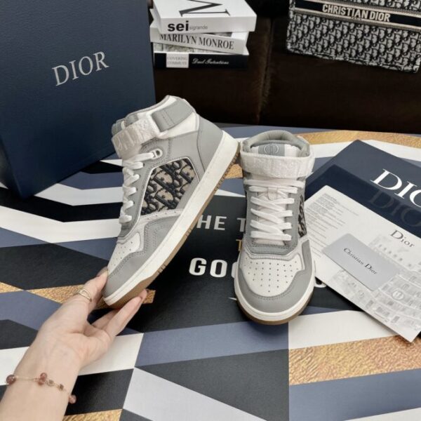 Dior Sneaker - Image 8