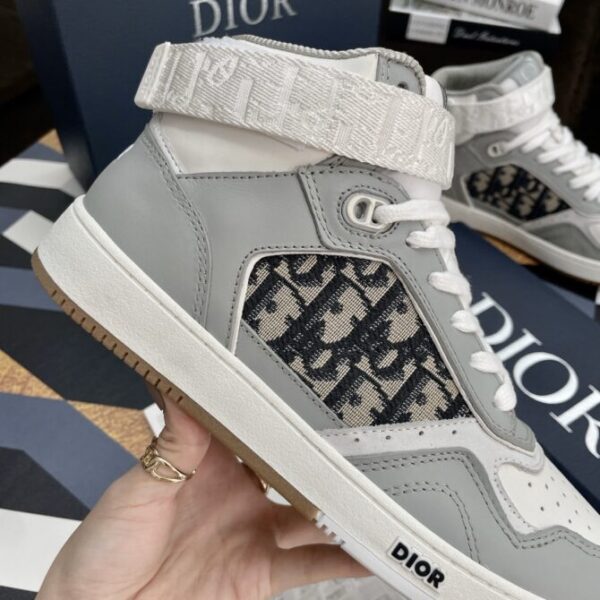 Dior Sneaker - Image 4