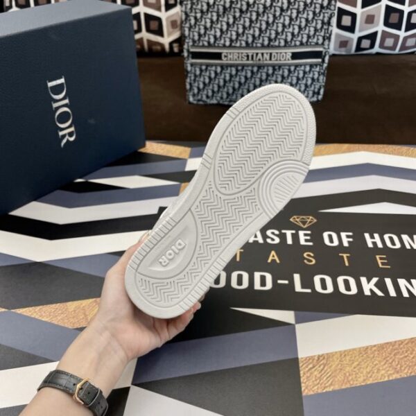 Dior Sneaker - Image 3