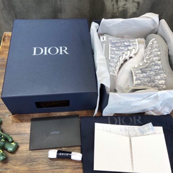 Dior Sneaker - Image 2