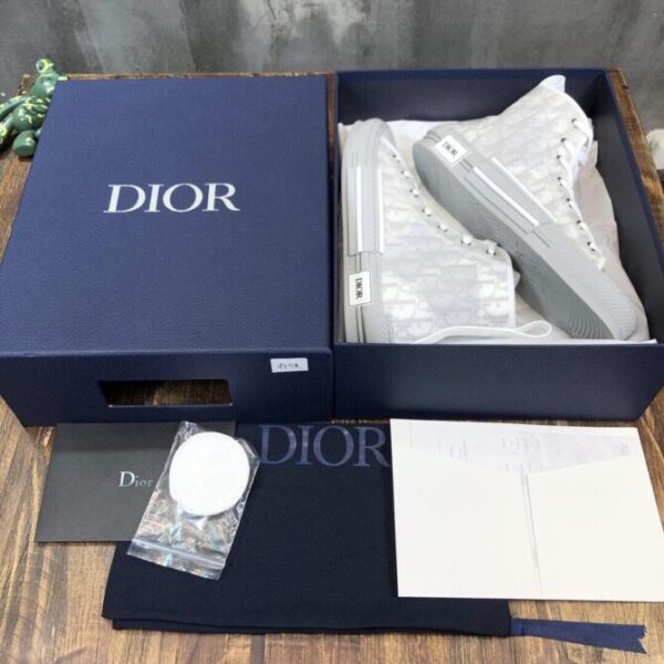 Dior Sneaker - Image 3