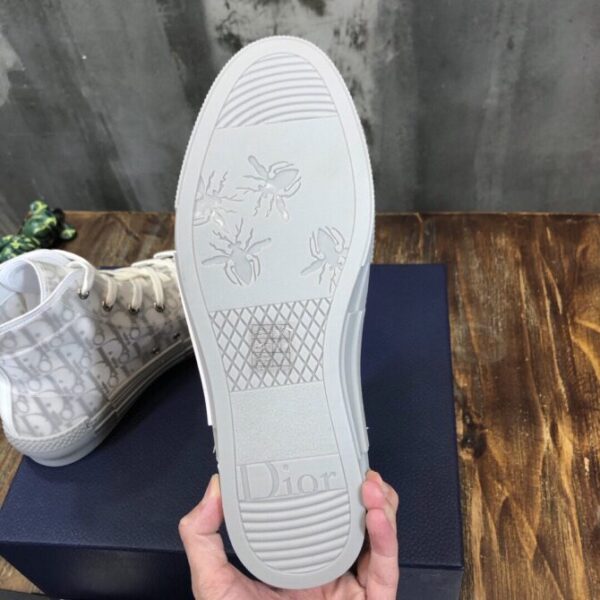Dior Sneaker - Image 4