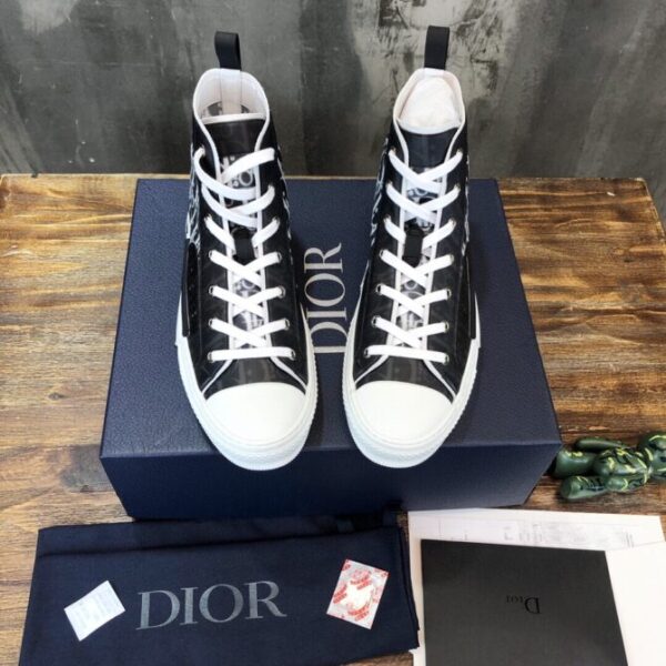 Dior Sneaker - Image 2