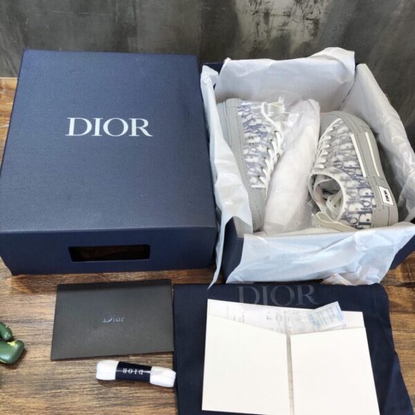 Dior Sneaker - Image 4