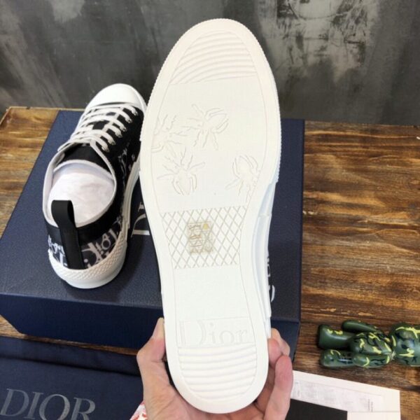 Dior Sneaker - Image 9