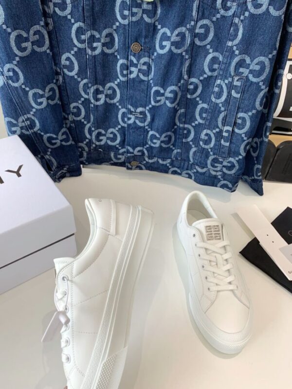 GVC Sneaker - Image 2