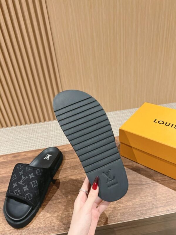 LV Slides - Image 3