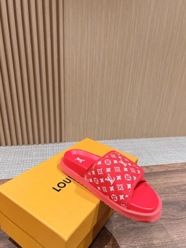 LV Slides - Image 9