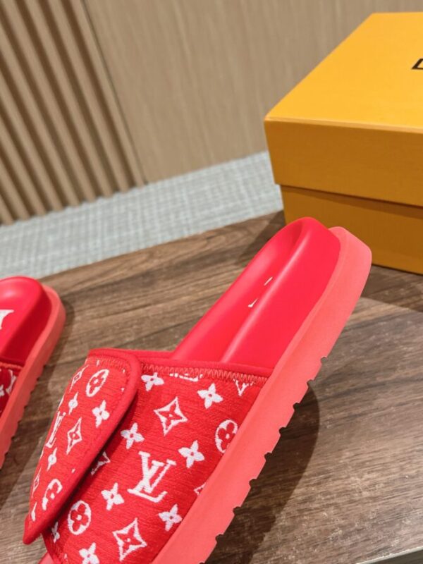 LV Slides - Image 4