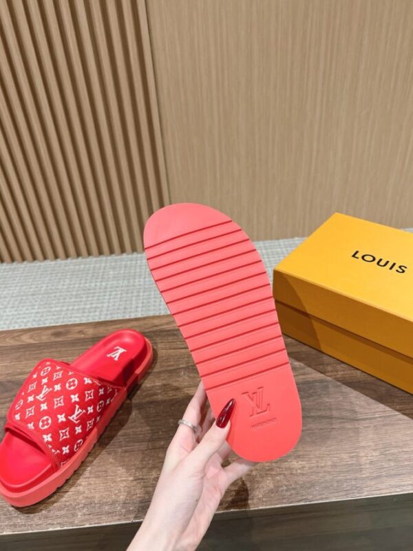 LV Slides - Image 3