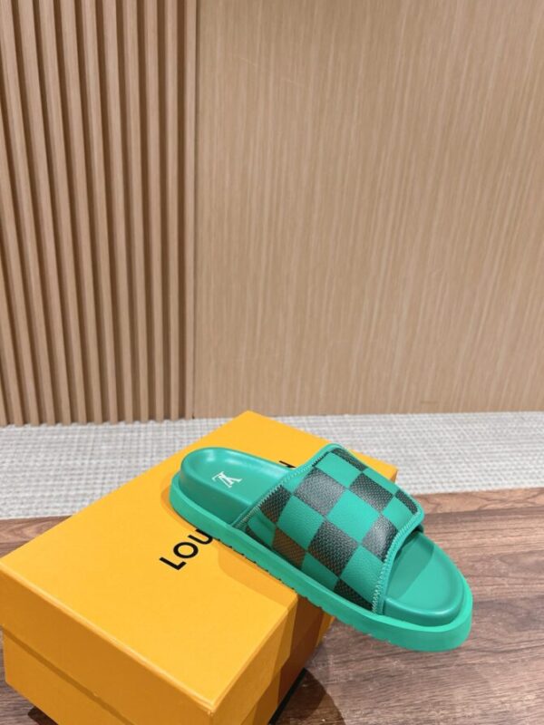 LV Slides - Image 8