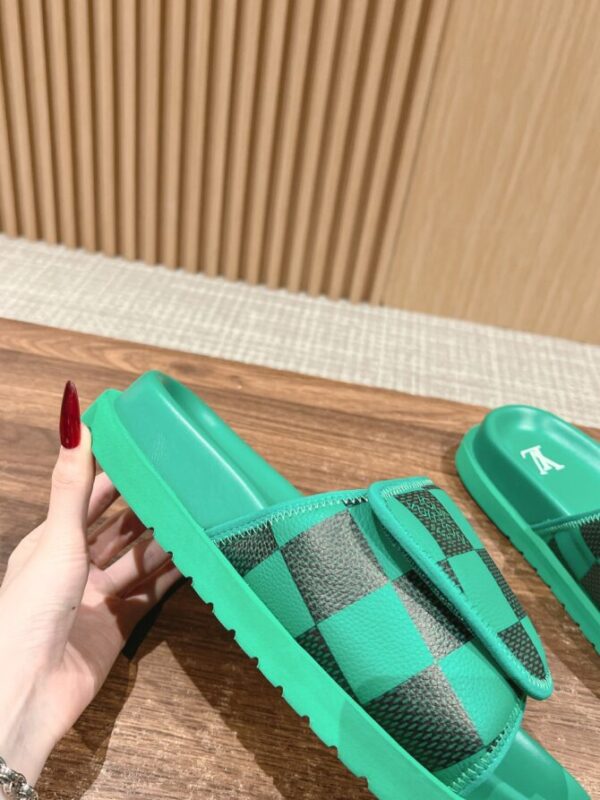 LV Slides - Image 3