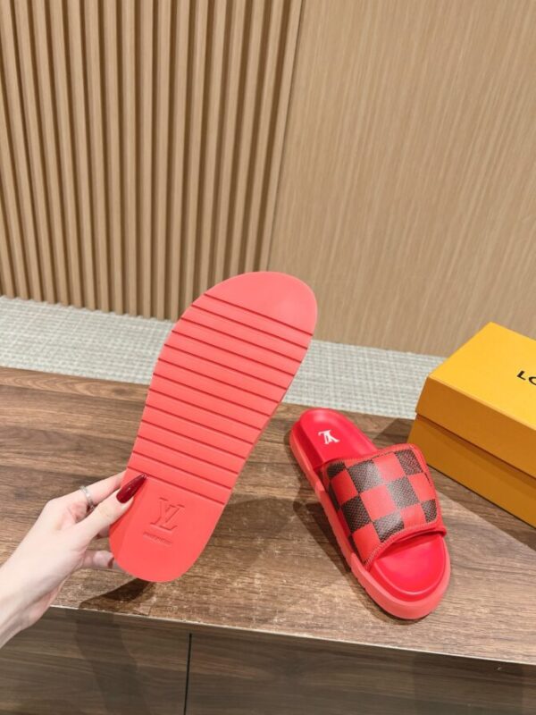 LV Slides - Image 3