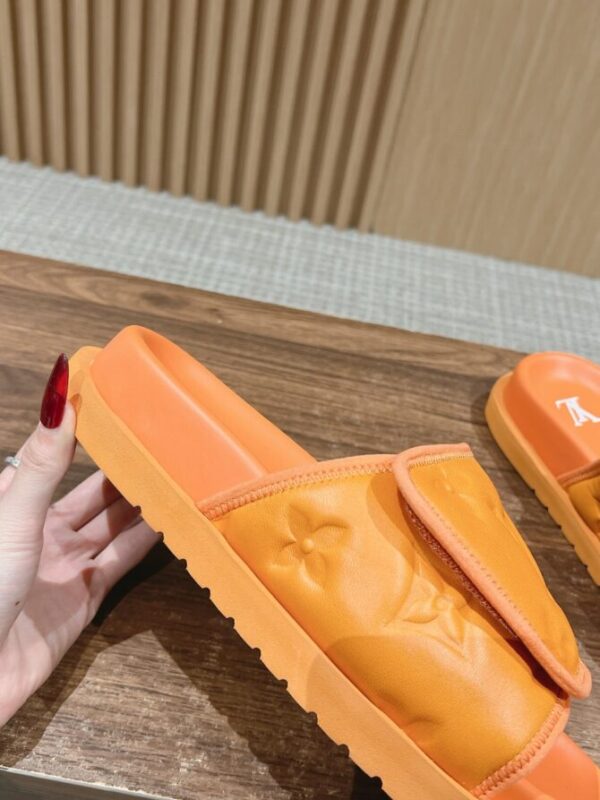 LV Slides - Image 4