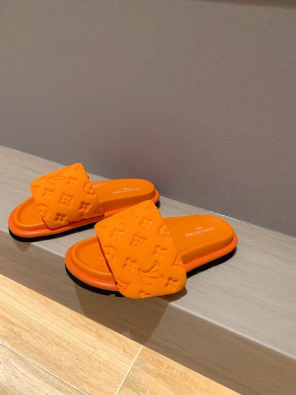LV Slides - Image 7