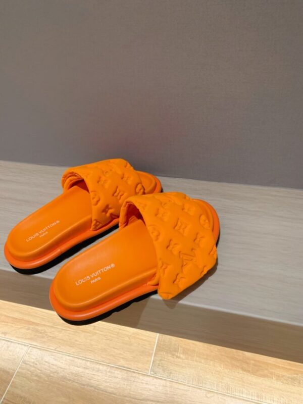LV Slides - Image 6