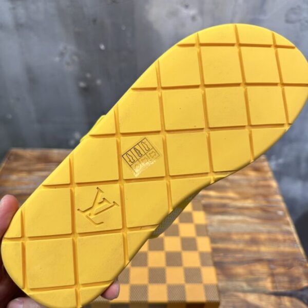 LV Slides - Image 6