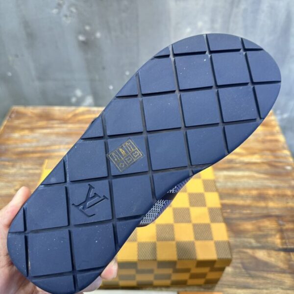LV Slides - Image 6