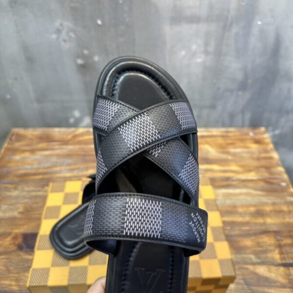 LV Slides - Image 4