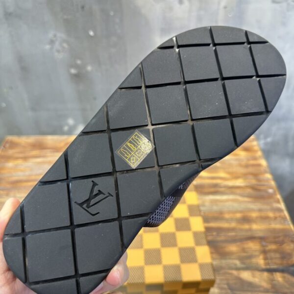 LV Slides - Image 6