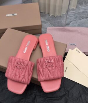 MIU MIU Slides