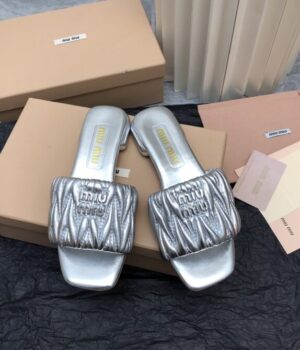 MIU MIU Slides