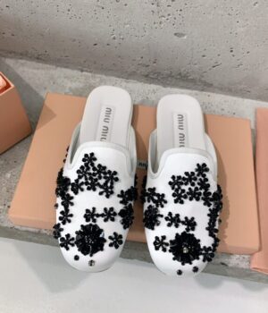 MIU MIU Slides