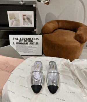 MIU MIU Slides