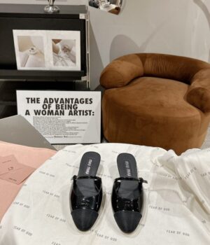 MIU MIU Slides
