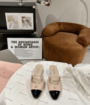 MIU MIU Slides