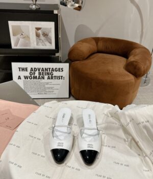 MIU MIU Slides