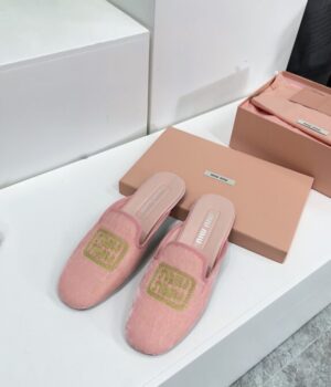 MIU MIU Slides