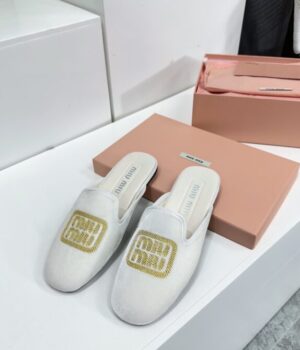 MIU MIU Slides