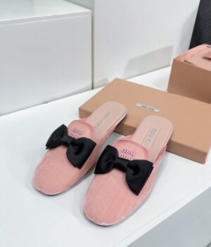 MIU MIU Slides