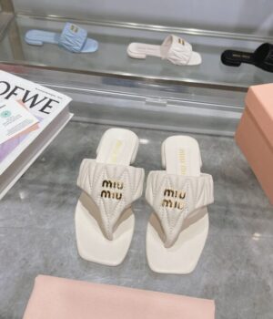 MIU MIU Slides