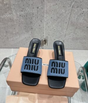 MIU MIU Slides