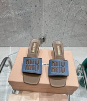 MIU MIU Slides