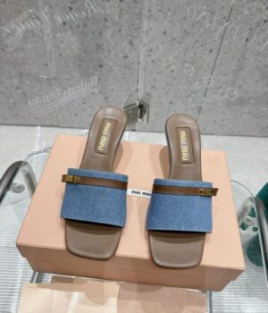 MIU MIU Slides