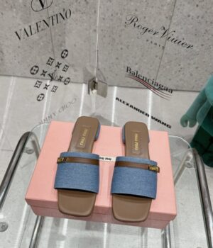 MIU MIU Slides
