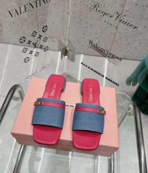 MIU MIU Slides