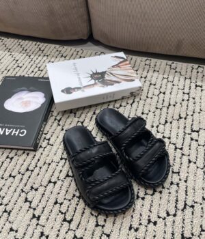 BOTTEGA VENETA Slides