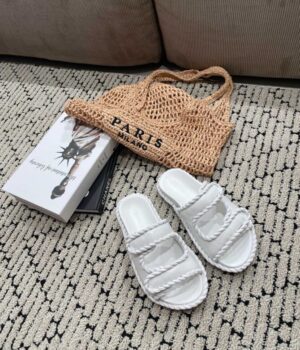 BOTTEGA VENETA Slides