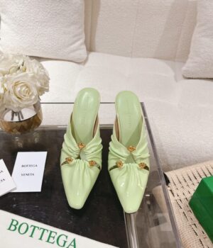 BOTTEGA VENETA Slides