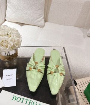 BOTTEGA VENETA Slides