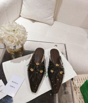 BOTTEGA VENETA Slides